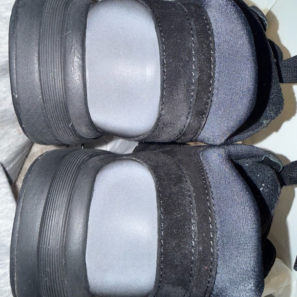 CHANEL black sneakers - Picture 6 of 11